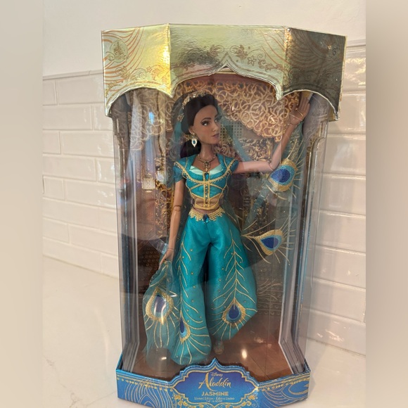 NEW Disney Store Jasmine Aladdin Live Action Film Dolls Accessories